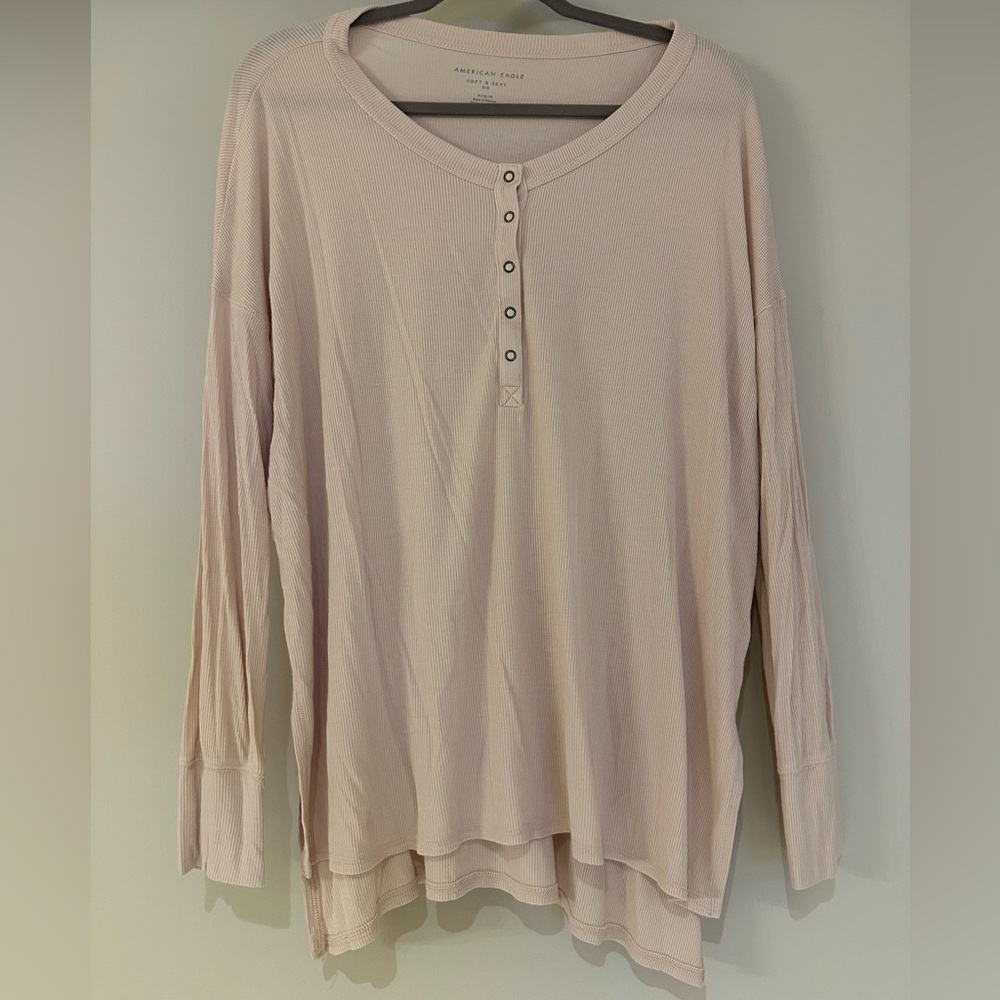 American Eagle Outfitters Blush Buttoned Henley Long Sleeve Top